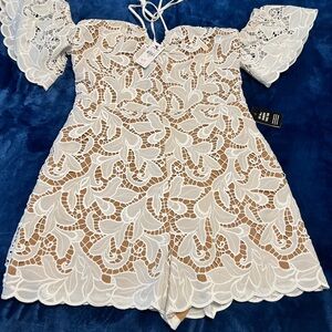 NWT Express Ivory Lace Detail Romper with pockets